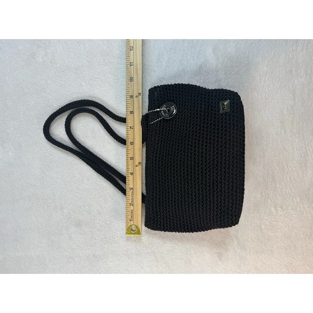 The Sak Crochet hand Bag Black Small 2 Strap Handles Zip Purse Charm‎ Logo 6x8